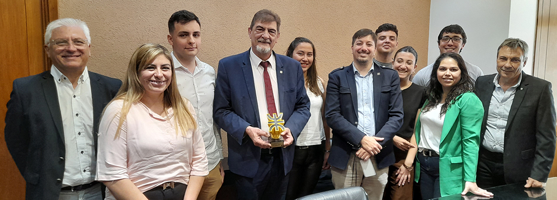 El equipo de Manos Constructoras recibió la distinción del Rally Latinoamericano de innovación en el Rectorado de la UTN