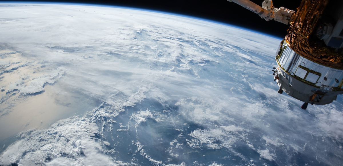 Estudiar la Ionosfera es clave para desarrollar sistemas avanzados de navegación satelital para el país. Estudiar la Ionosfera es clave para desarrollar sistemas avanzados de navegación satelital para el país.
