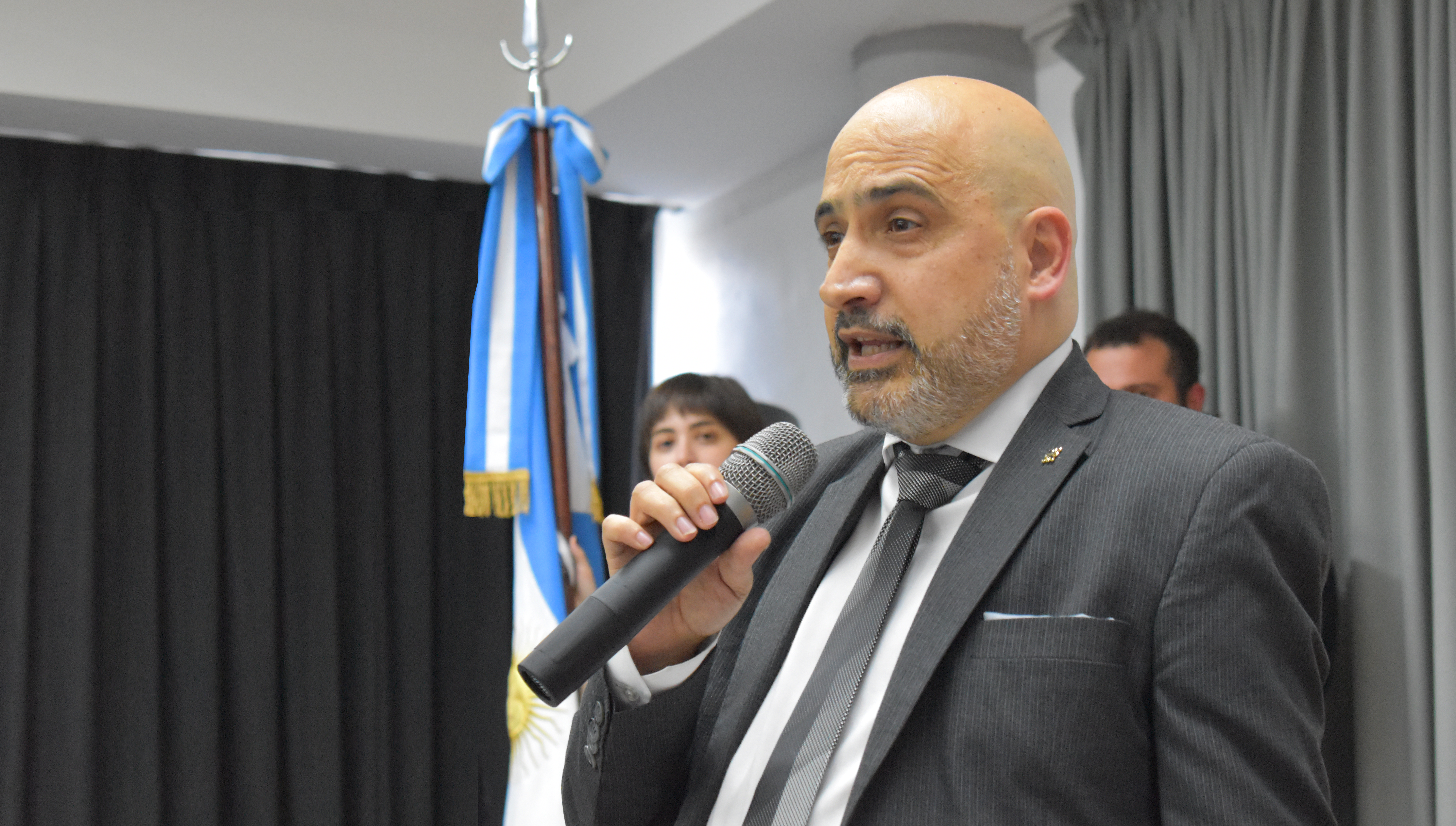 Dr. Sergio Bohn Dr. Sergio Bohn