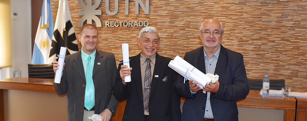 Nodocentes graduados recibieron el Reconocimiento al Impacto Social del Estudiante de la UTN