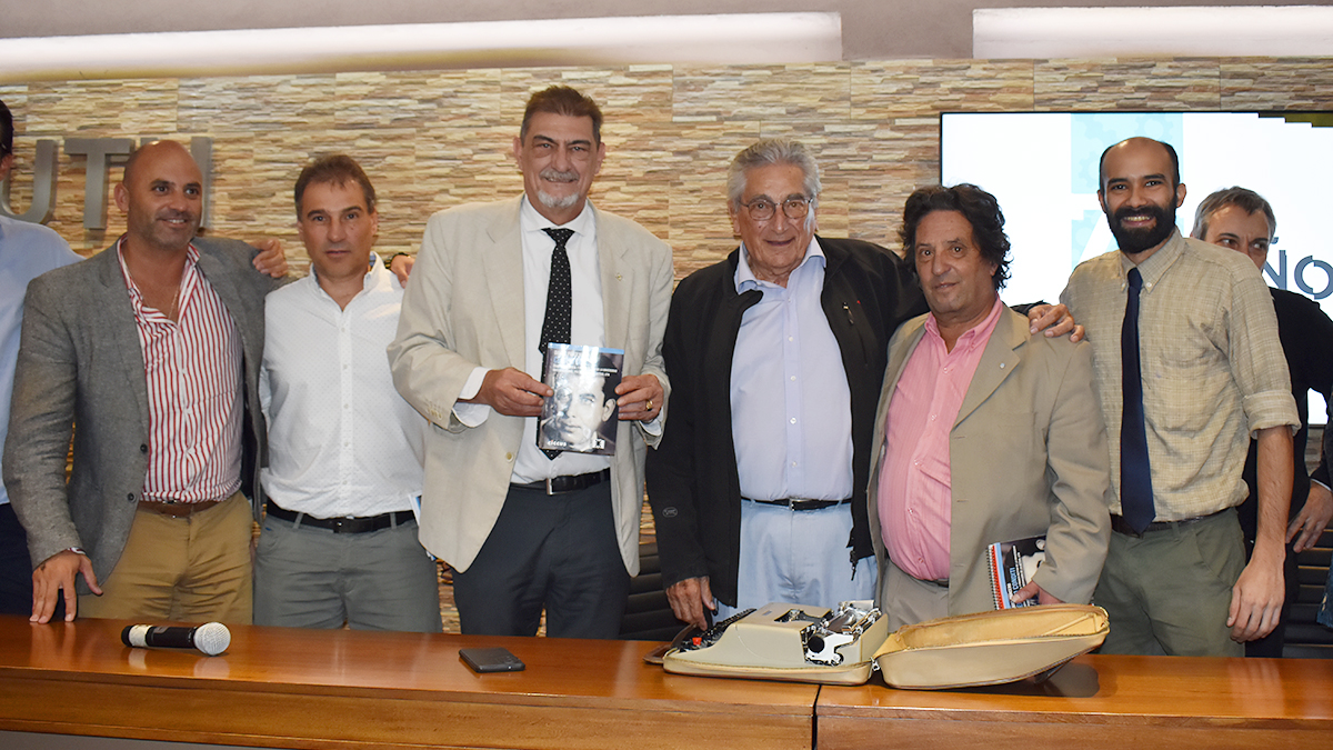 El rector de la UTN, secretarios y el escritor Daniel Parcero, presentan el libro Cecilio Conditi