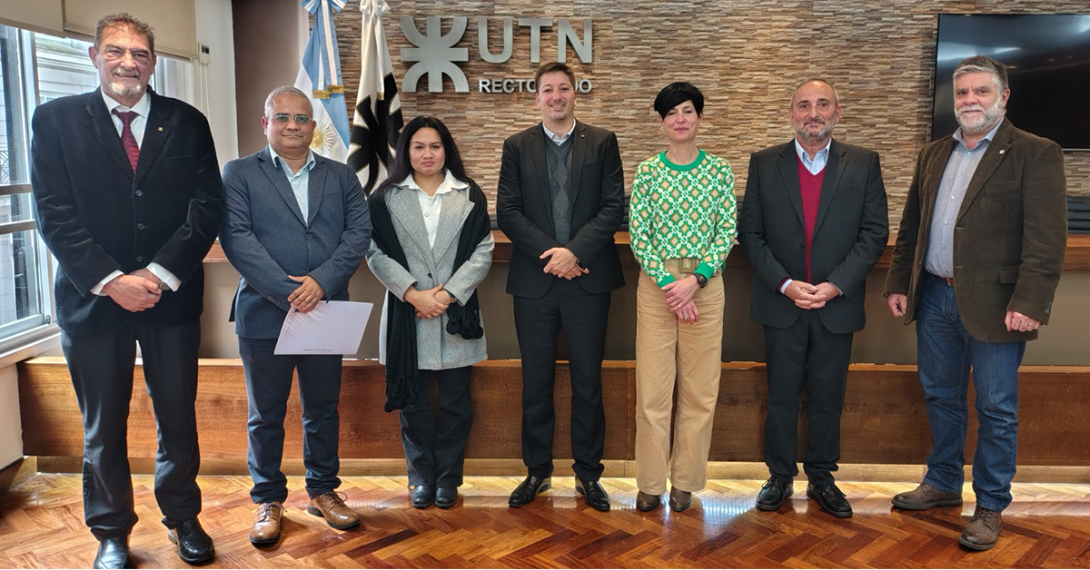 Autoridades de UTN y de la Cámara de Comercio e Industria Argentina–Bangladesh