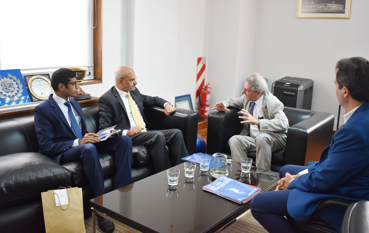 03-visita-embajador-indiax1200.jpg