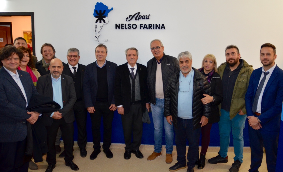 De izq. a der. Ing. Oliveto; Ing. Cuenca Pletsch; Ing. Rosso;Ing. Altina; Dr. Bohn; Martinez; Ing. Avetta; Ing. Aiassa; Merkis; Prof. Gutierrez; Ramos; Romero; Cr. Rio De izq. a der. Ing. Oliveto; Ing. Cuenca Pletsch; Ing. Rosso;Ing. Altina; Dr. Bohn; Martinez; Ing. Avetta; Ing. Aiassa; Merkis; Prof. Gutierrez; Ramos; Romero; Cr. Rio